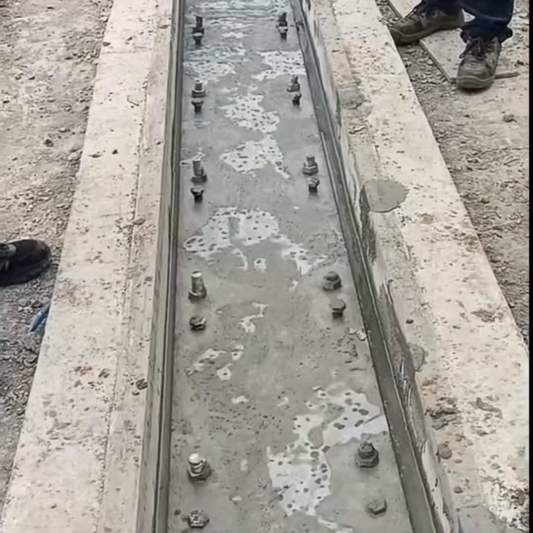高陵港口码头起重机龙门吊重型机械设备稳固用早强快凝轨道胶泥